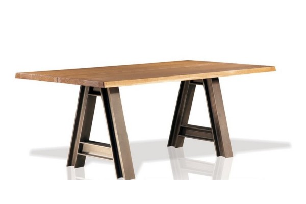 Τραπέζι 1018 ΤΡΑΠΕΖΑΡΙΕΣ