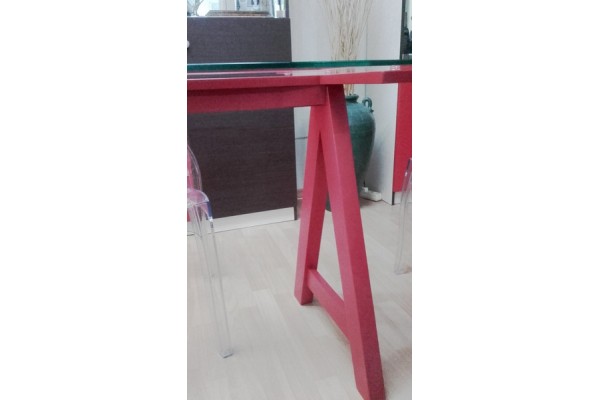 Τραπέζι οβάλ ΤΡΑΠΕΖΑΡΙΕΣ