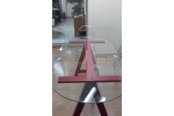 Τραπέζι οβάλ ΤΡΑΠΕΖΑΡΙΕΣ