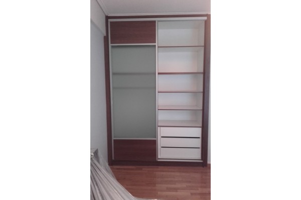 Ντουλάπα με συρόμενες πόρτες ΕΙΔΙΚΕΣ ΚΑΤΑΣΚΕΥΕΣ