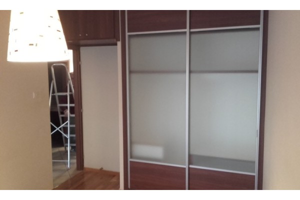 Ντουλάπα με συρόμενες πόρτες ΕΙΔΙΚΕΣ ΚΑΤΑΣΚΕΥΕΣ