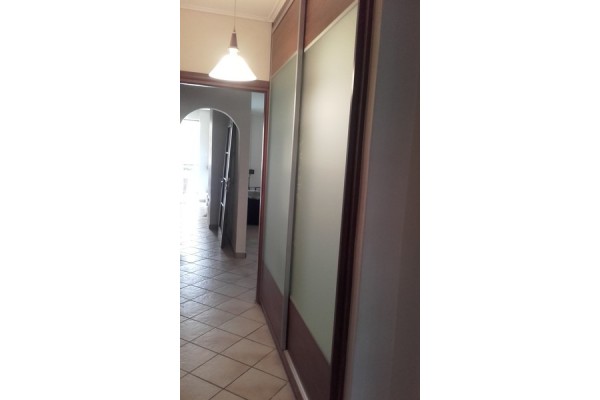 Ντουλάπα με συρόμενες πόρτες ΕΙΔΙΚΕΣ ΚΑΤΑΣΚΕΥΕΣ